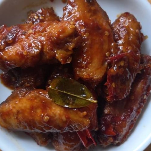 https://belanjar.com/storage/123/664451e3b8271_sayap-ayam-kecap-pedas-manis-foto-resep-utama.jpg